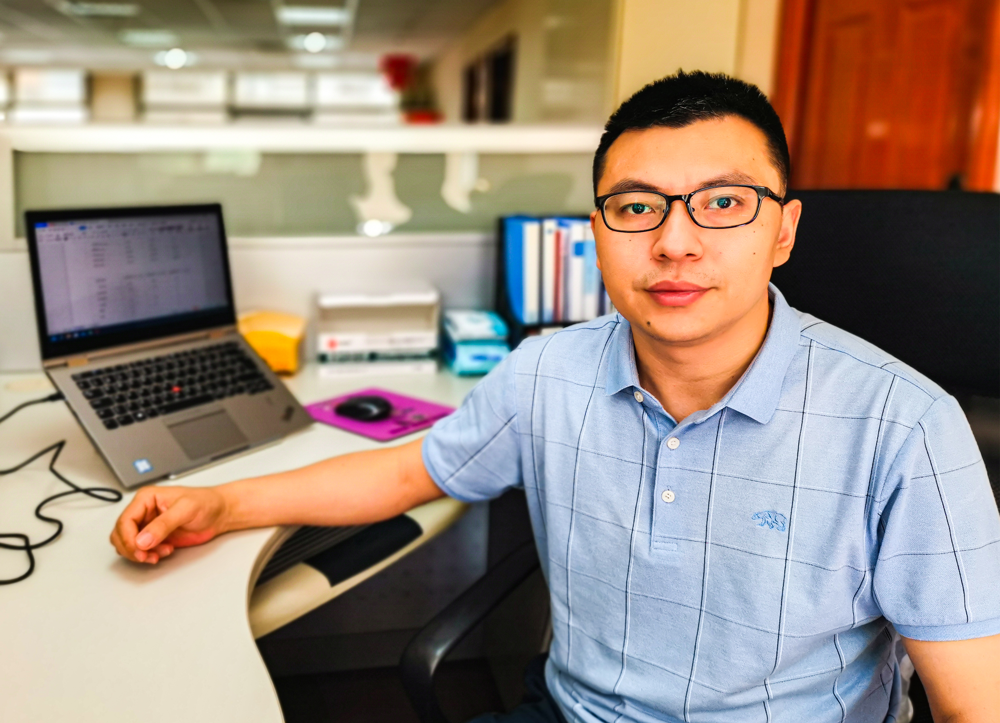 薛凌峰照片3 拷贝.jpg